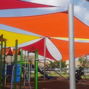 מפרשי הצללה בגינת משחקים