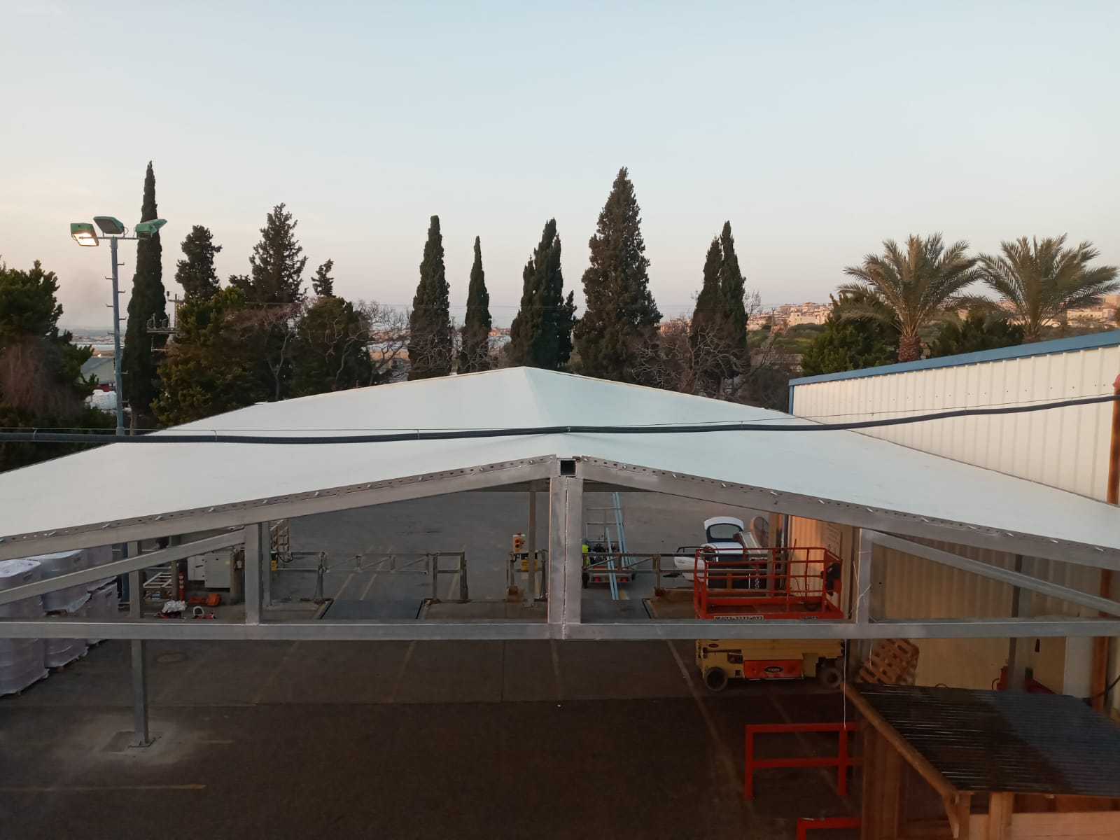 סככה דו שיפועית מרלוג