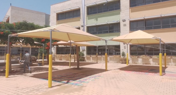 התקנת פגודות צל בבית ספר חיים גורי ראש עין