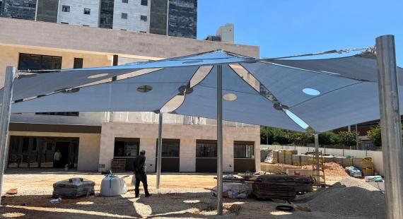 ממברנה הצללה בבית ספר מגן פתח תקווה -אולינטק פתרונות הצללה