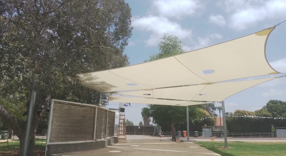 מפרשי צל להצללת במת הופעות
