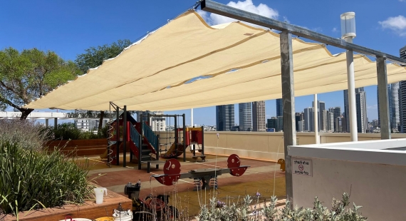 רשת צל נפתחת נסגרת